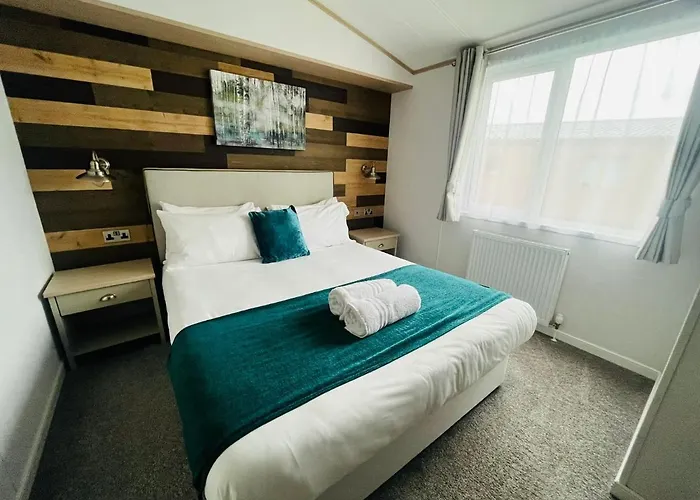 Hedgerow With Hot Tub 度假居