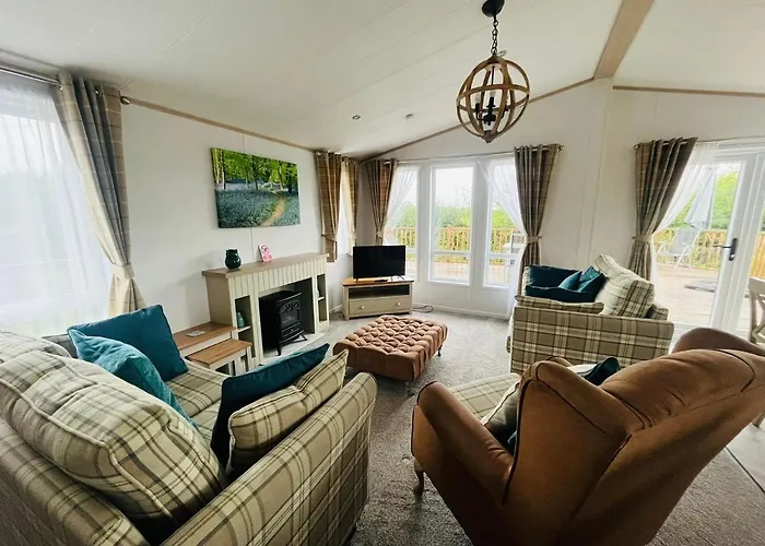 度假居 Hedgerow With Hot Tub