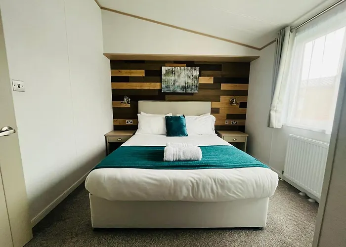 度假居 Hedgerow With Hot Tub