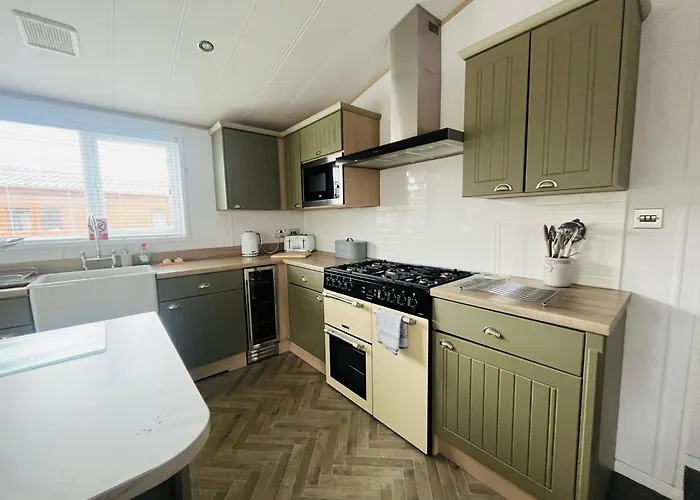 Hedgerow With Hot Tub 度假居